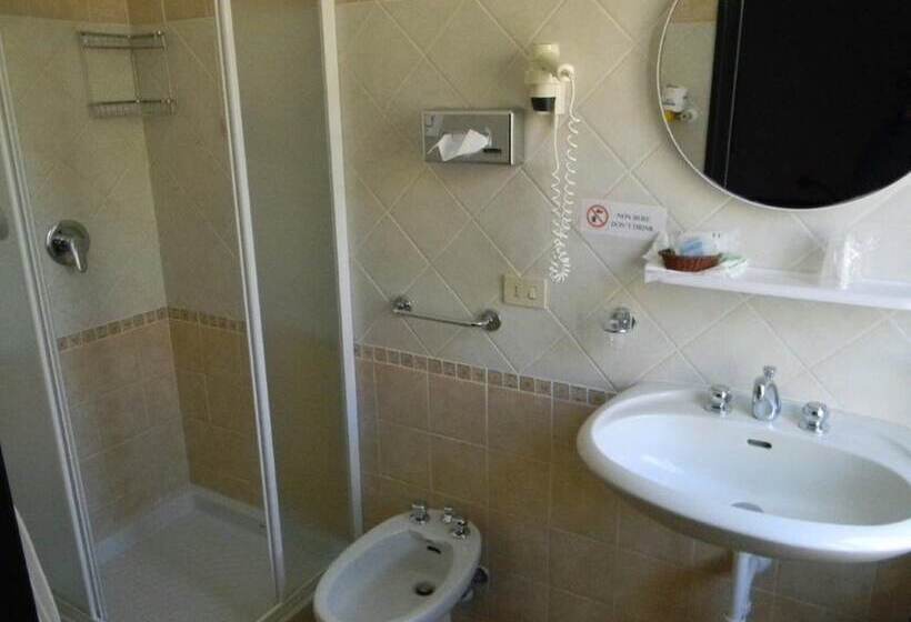 חדר סטנדרט לארבעה, Nido D'aquila