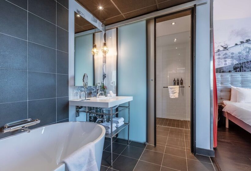 패밀리 룸, Radisson Blu Riverside