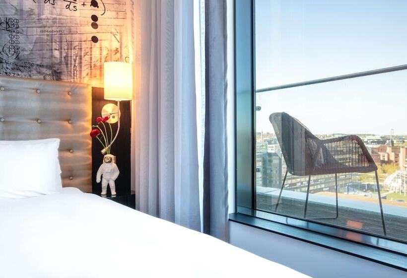 Полулюкс с Балконом, Radisson Blu Riverside