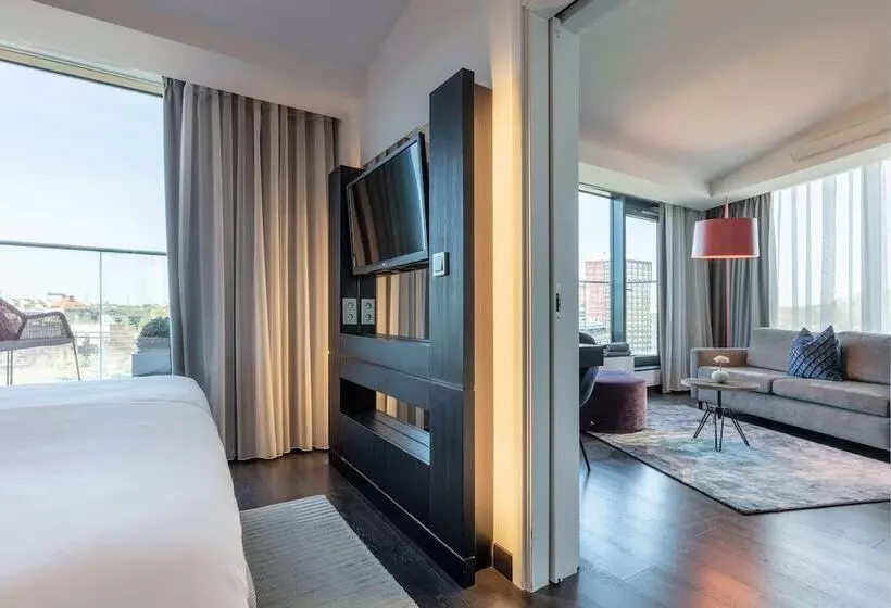 سوییت جونیور با بالکن, Radisson Blu Riverside