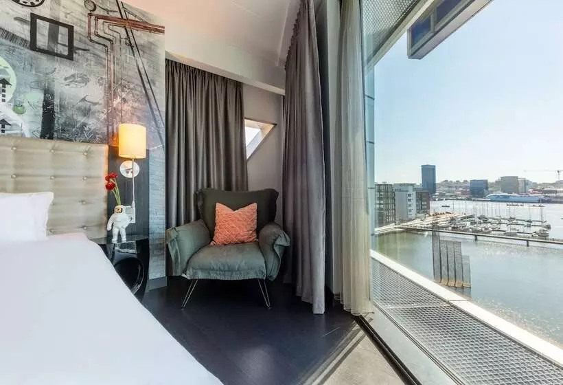 سوئیت با چشمانداز رودخانه, Radisson Blu Riverside