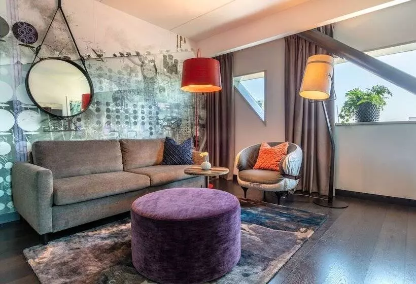 سوئیت با چشمانداز رودخانه, Radisson Blu Riverside
