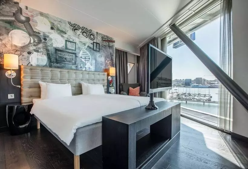 سوئیت با چشمانداز رودخانه, Radisson Blu Riverside