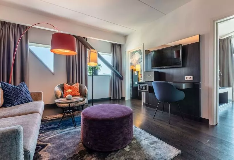 سوئیت با چشمانداز رودخانه, Radisson Blu Riverside