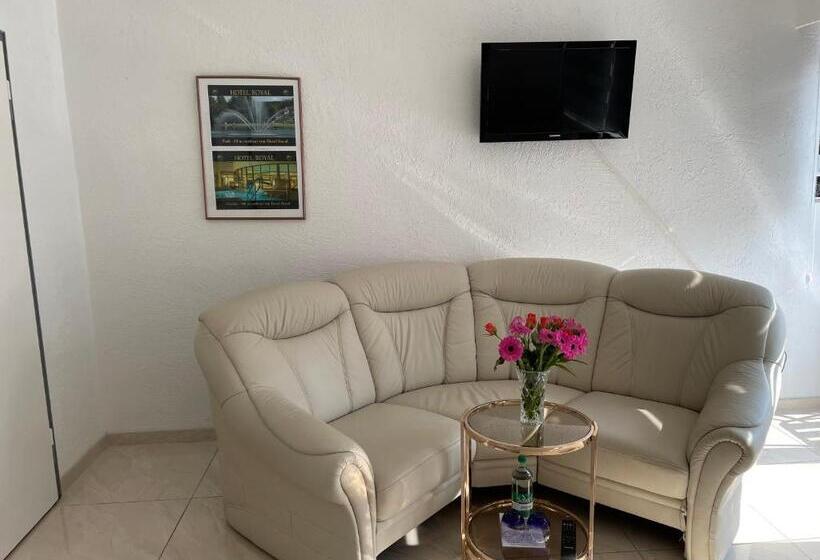 חדר סטנדרט, Royal