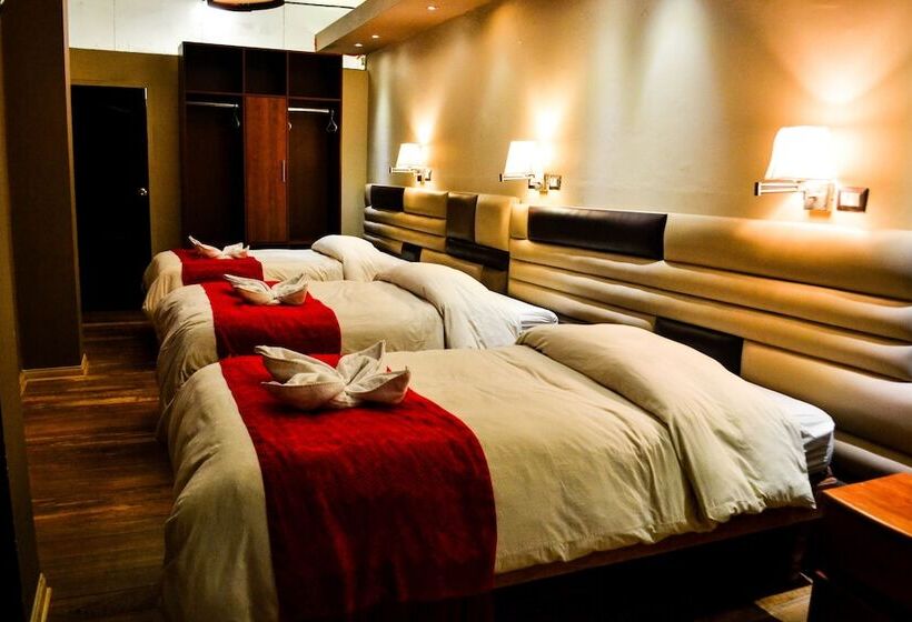 Négyágyas Standard Szoba, Royal Qosqo