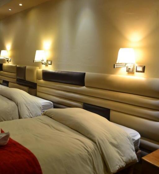 Négyágyas Standard Szoba, Royal Qosqo