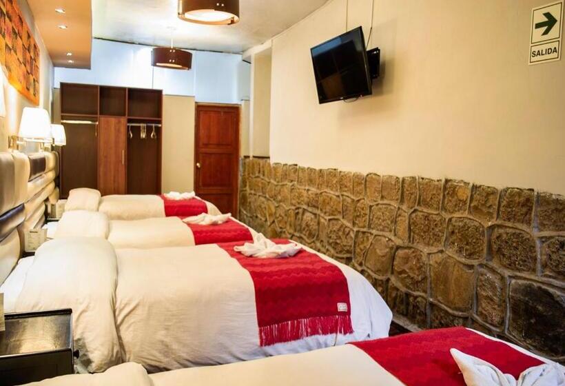 Háromágyas Standard Szoba, Royal Qosqo