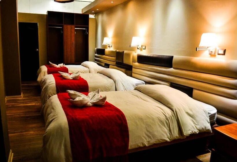 Háromágyas Standard Szoba, Royal Qosqo