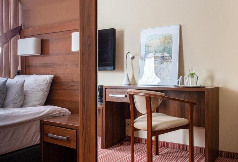 Quarto Estandar, Willa Pod Skocznią