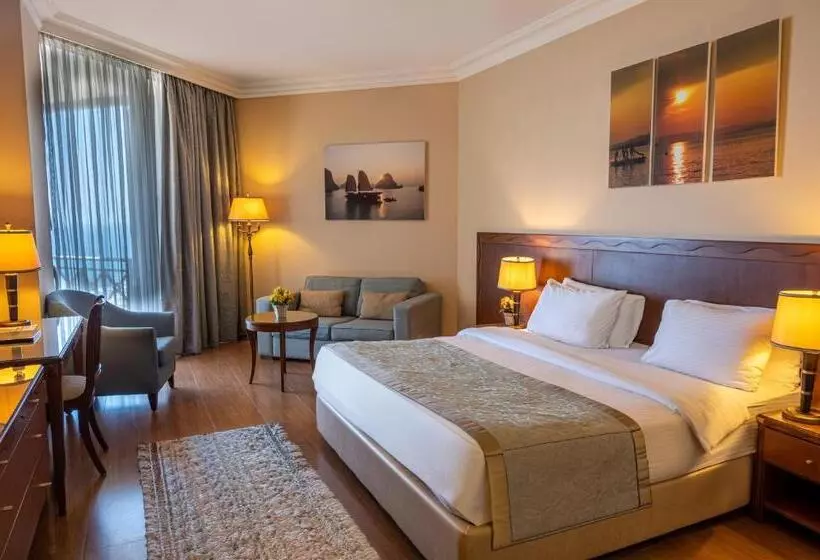 اتاق لوکس, Jiyeh Marina Resort Hotel & Chalets