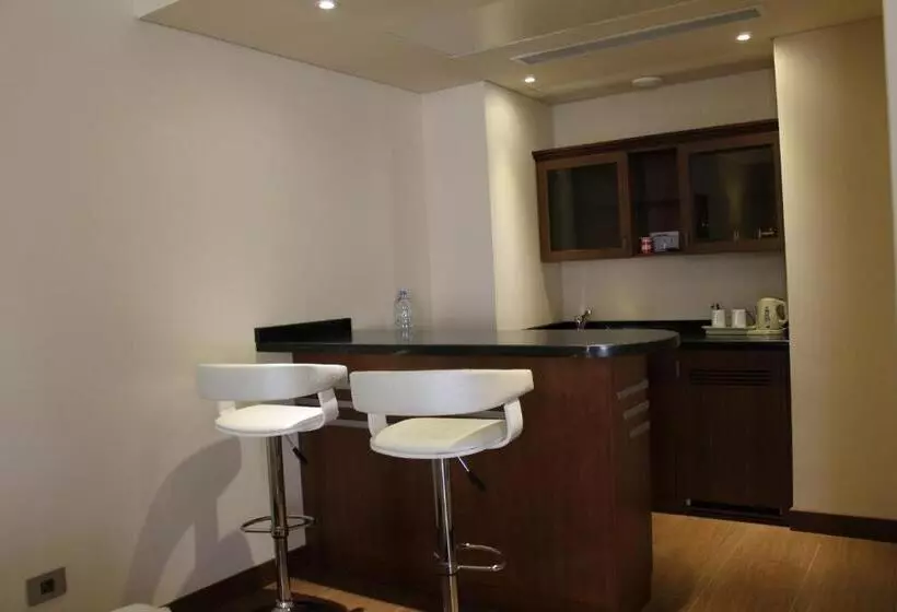 سوئیت با بالکن, Jiyeh Marina Resort Hotel & Chalets