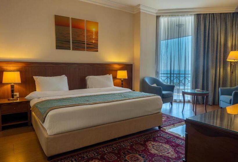 سوئیت با بالکن, Jiyeh Marina Resort Hotel & Chalets