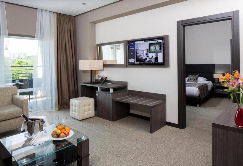 سوئیت پریمیوم, Mirotel Resort And Spa