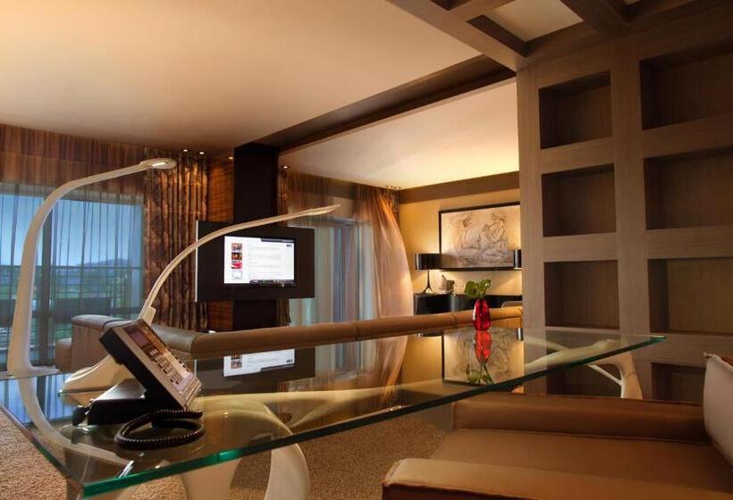 سوئیت پرزیدنت, Mirotel Resort And Spa