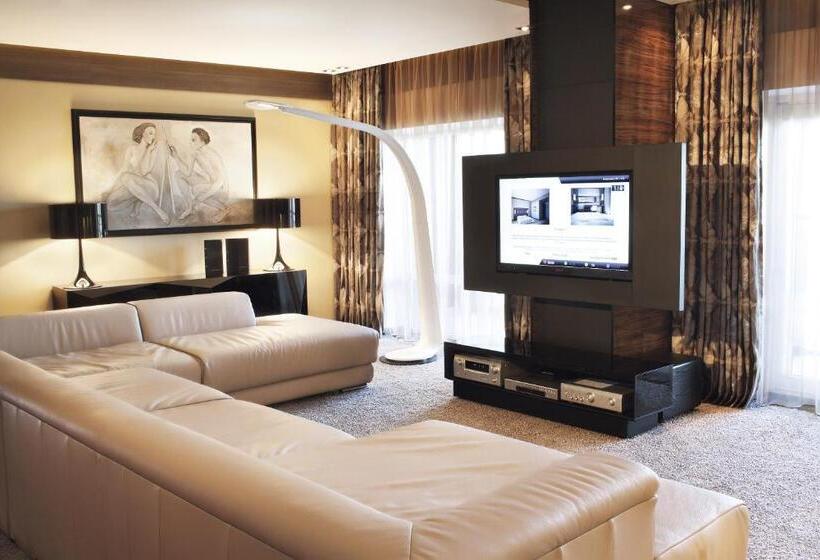 سوئیت پرزیدنت, Mirotel Resort And Spa