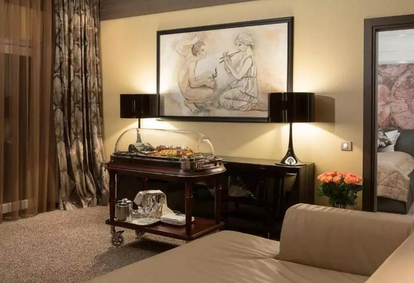 سوئیت پرزیدنت, Mirotel Resort And Spa