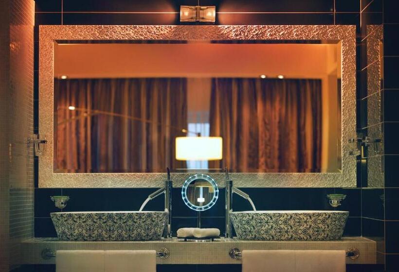 سوئیت پرزیدنت, Mirotel Resort And Spa