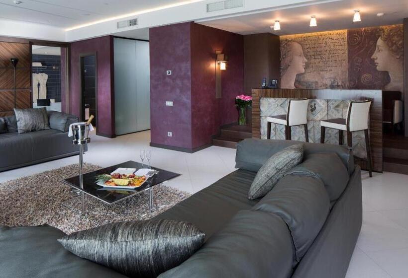 سوییت لوکس, Mirotel Resort And Spa