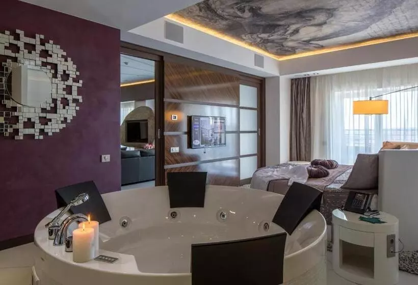 سوییت لوکس, Mirotel Resort And Spa