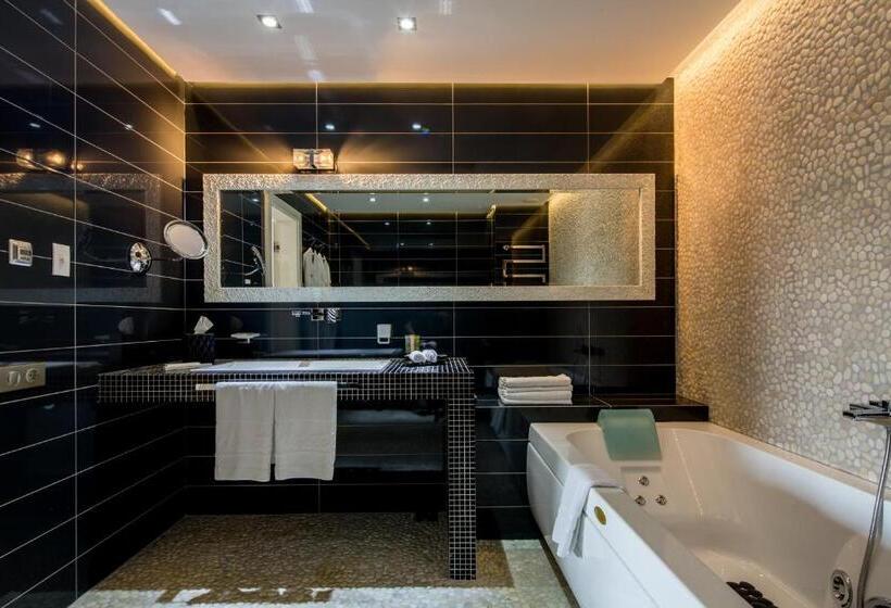 سوئیت پرزیدنت, Mirotel Resort And Spa