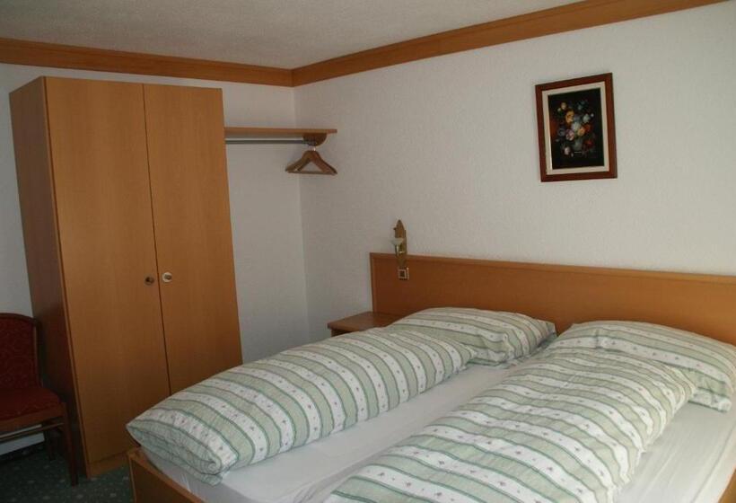 اتاق استاندارد, Residence