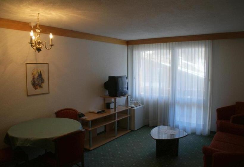 آپارتمان 1 خوابه, Residence