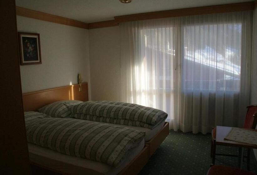 آپارتمان 1 خوابه, Residence