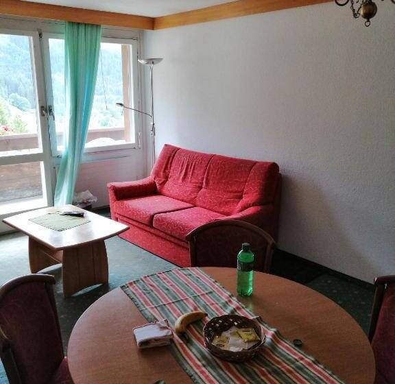 آپارتمان 1 خوابه, Residence