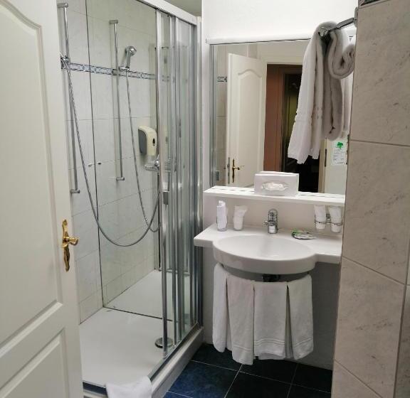 آپارتمان 3 خوابه, Residence