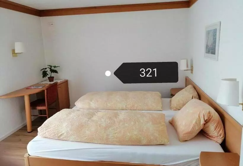 Standard Studio, Residence