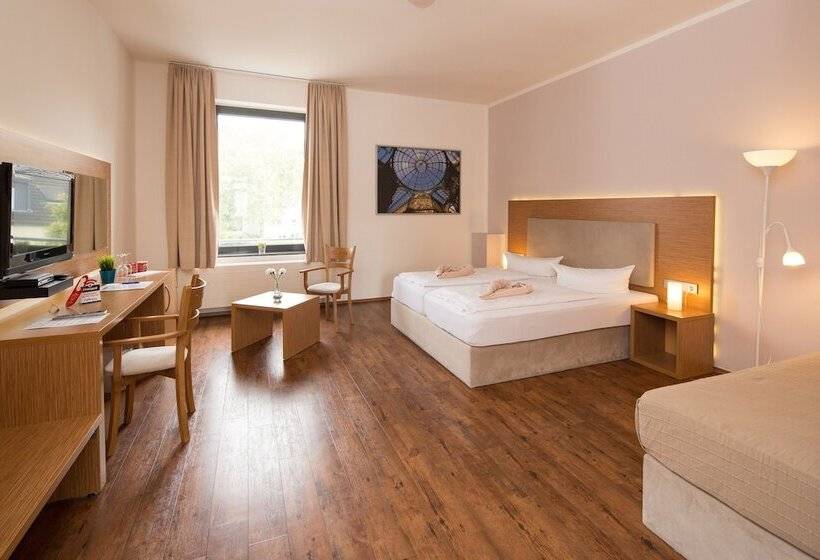 Номер Стандарт Трехместный, T3 Hotel Cityloft