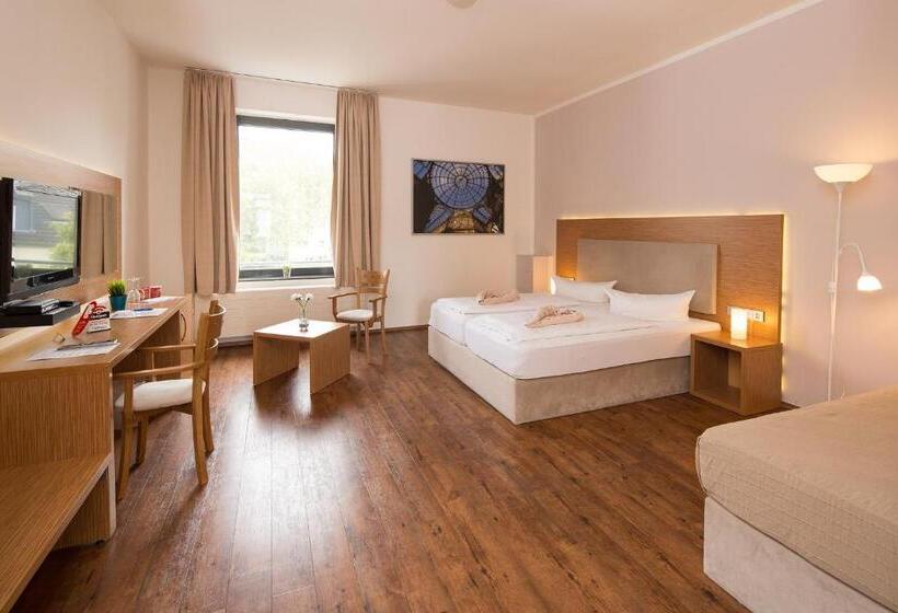 Номер Стандарт Трехместный, T3 Hotel Cityloft