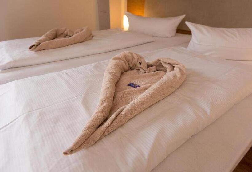 Семейный Номер, T3 Hotel Cityloft