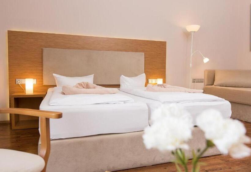 Четырехместный Номер Стандарт, T3 Hotel Cityloft