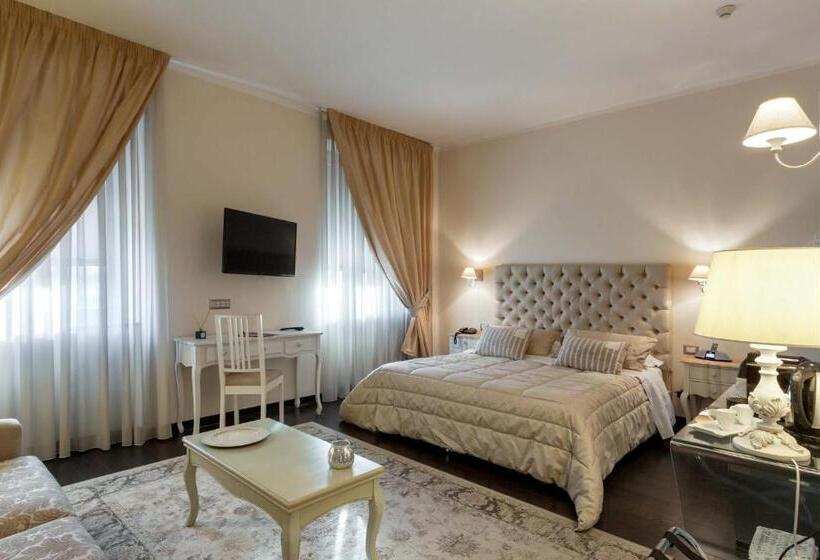سوئیت کلاسیک, Viva Hotel Avellino