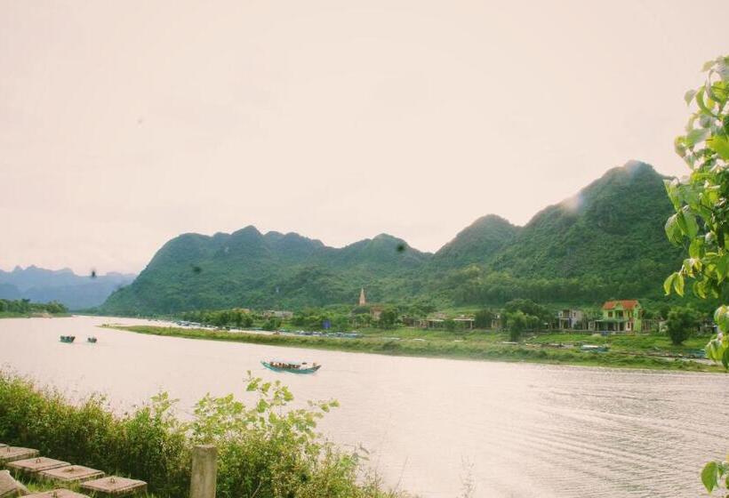 اتاق لوکس با بالکن, Loren Homestay