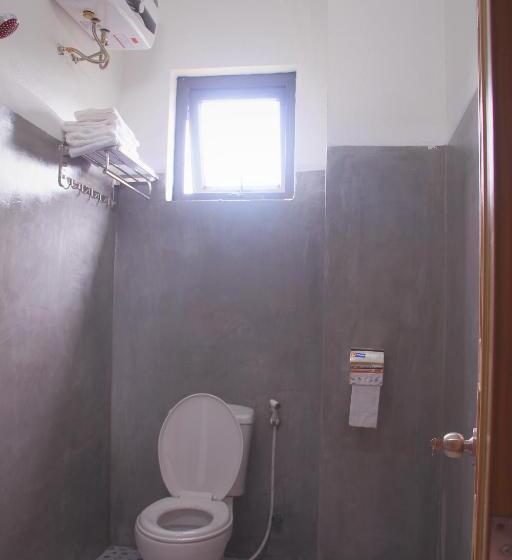 اتاق لوکس با بالکن, Loren Homestay