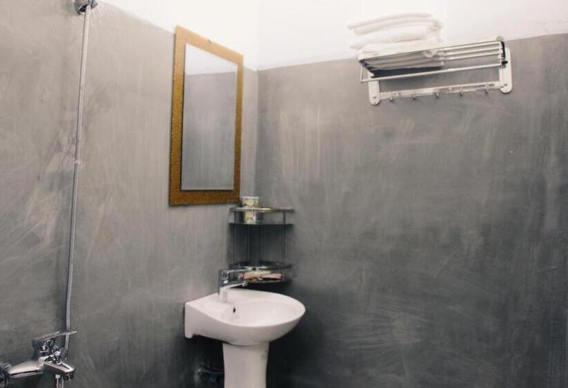 اتاق لوکس با بالکن, Loren Homestay