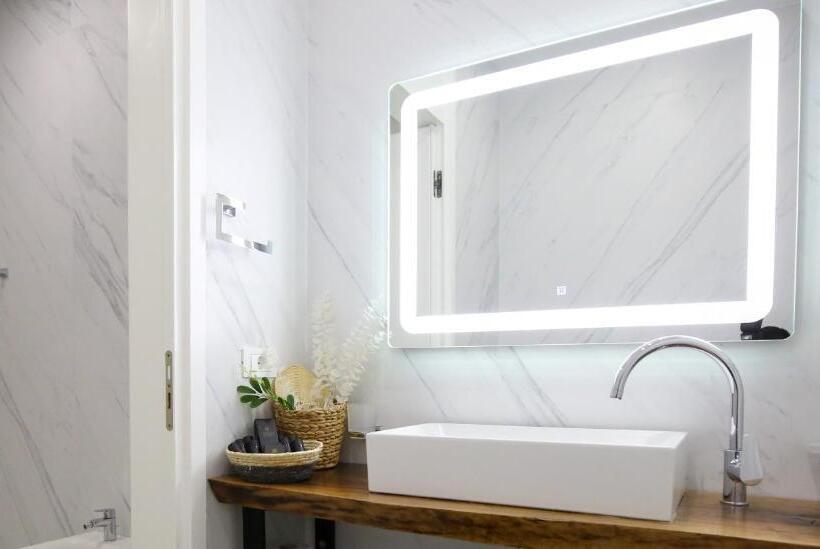 סוויטת סופריור נוף לים, Oricon Coast Luxury Resort