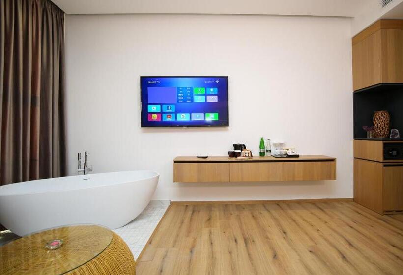 סוויטת סופריור נוף לים, Oricon Coast Luxury Resort