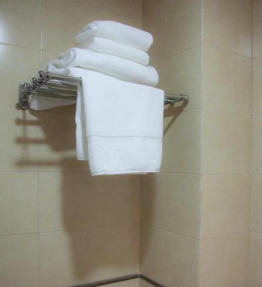 اتاق خانوادگی, Noches En Triana