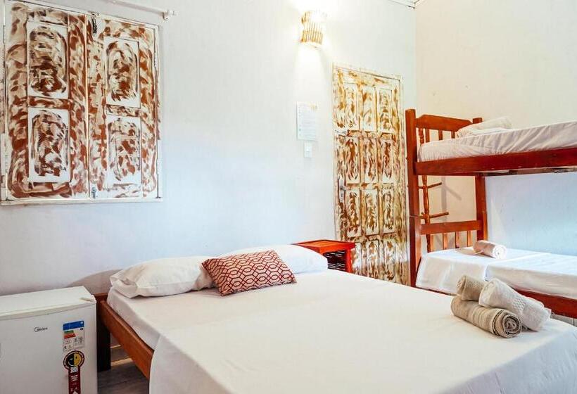 اتاق استاندارد سه تخته با بالکن, Vila Baiana Pousada