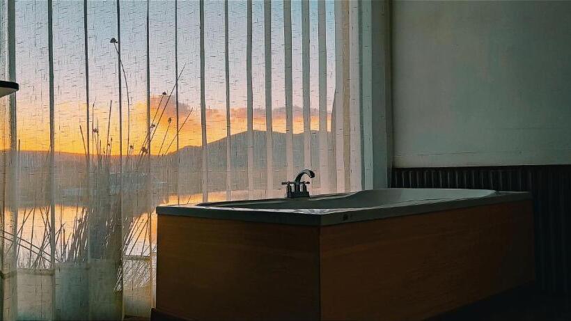 スーペリアースイート, Los Uros Lago Titicaca