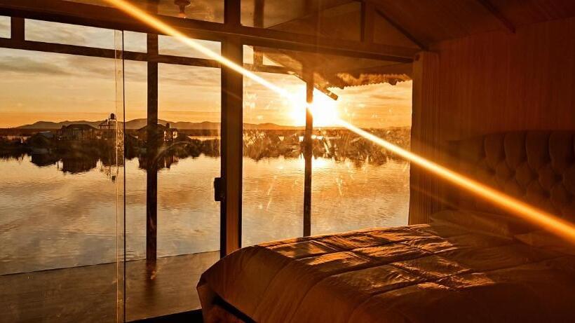 Suite with lake view, Los Uros Lago Titicaca