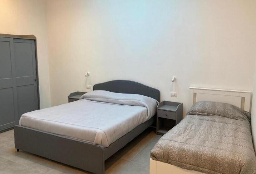 اتاق لوکس, Morra S Room