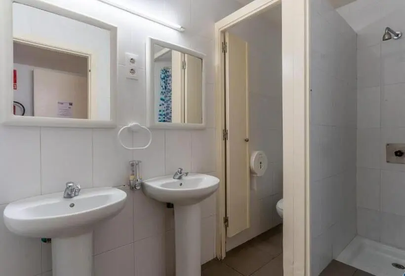 اتاق خانوادگی, Bedcelona Hostel