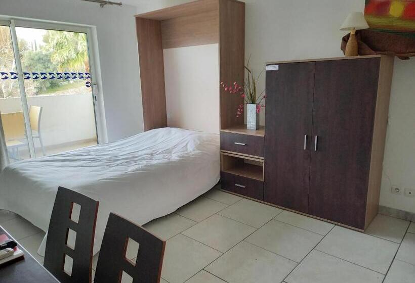 استودیو استاندارد با تراس, La Ciotat Le Saint Estève