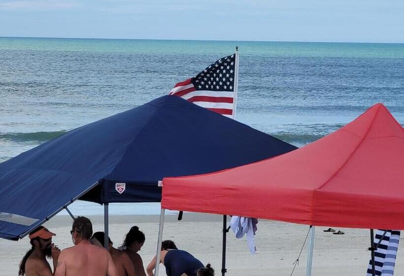 דירה בת חדר שינה 1 עם מרפסת, Oceanfront Escape With Balcony And Heated Salt Water Pool Sleeps 4