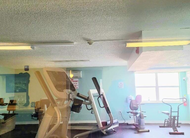 דירה בת חדר שינה 1 עם מרפסת, Oceanfront Escape With Balcony And Heated Salt Water Pool Sleeps 4